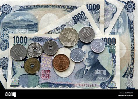 Japanese money, Yen coins and bills, Tokyo, Japan, Europe Stock Photo ...