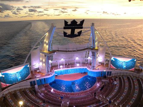 Oasis of the Seas Aqua Theater