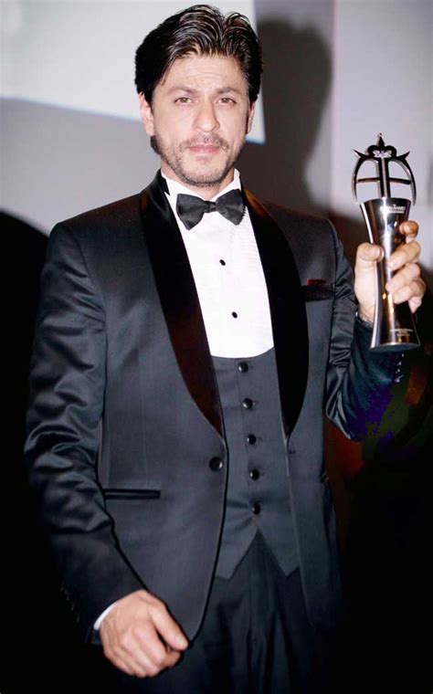 Shah Rukh Khan wins prestigious award at The Asian Awards in London ...