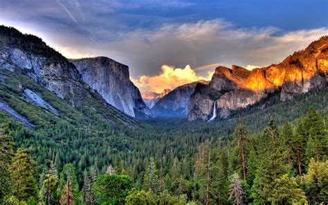 Yosemite Valley Sierra Nevada of California USA - Charismatic Planet