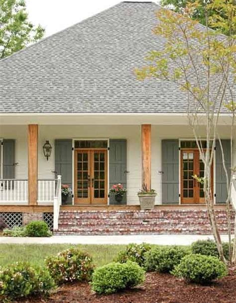 30 Beautiful Farmhouse Exterior Paint Colors Ideas - HOMYHOMEE