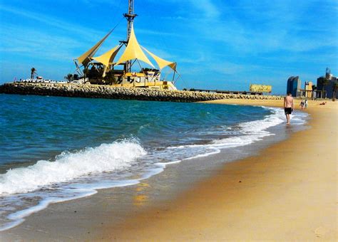 Popular beaches in Kuwait