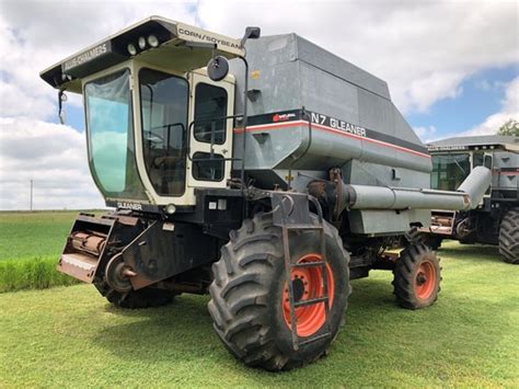 1984 Gleaner N7 - Combines - John Deere MachineFinder