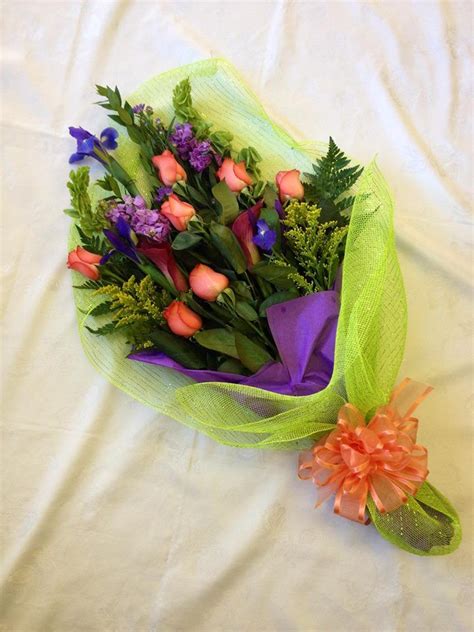 Presention bouquet for graduates, beauty pageants, engagements ...