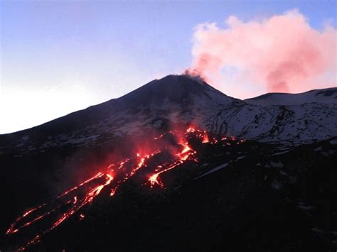 Effusive eruption at Etna volcano, Italy - The Watchers