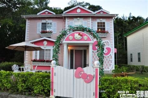 Super Cute!: Hello Kitty ‘Castle’ Opens In Taiwan | Hello kitty house ...