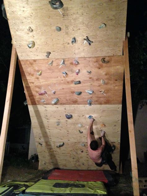 Creating A Backyard Rock Climbing Wall: Tips And Tricks - DECOOMO