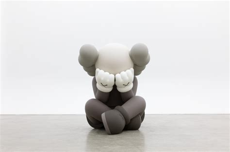 Curator’s Talk: KAWS: Family | Art Gallery of Ontario