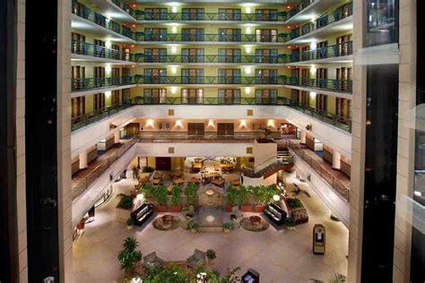 Embassy Suites Indianapolis Downtown: Indianapolis Hotels Review ...