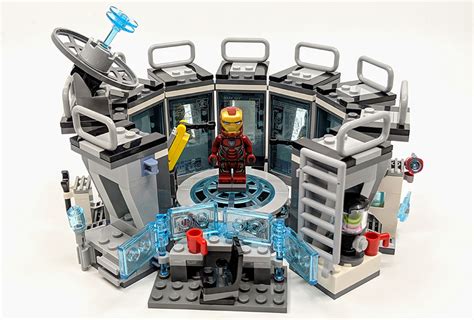 76125: LEGO Avengers Iron Man Hall Of Armour Set Review - BricksFanz