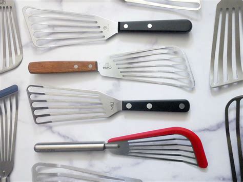 Why The Mighty Fish Spatula Earned A Spot In My Kitchen Kitchn ...