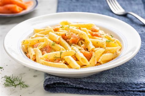 Ricetta Pasta con salmone affumicato - Cucchiaio d'Argento