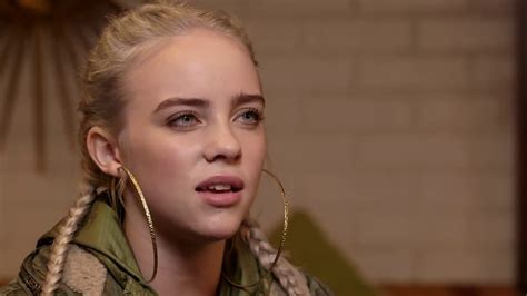 Billie Eilish answers questions and performs "ocean eyes" for Lexus ...