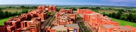 Amity University Noida Courses & Fees 2024