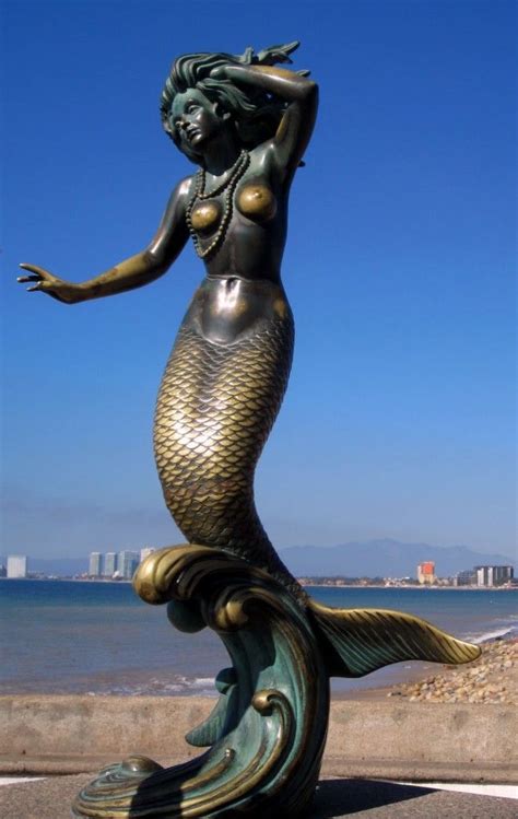 Triton and Nereida mermaid statue in Puerta Vallarta, Mexico | Statuen ...