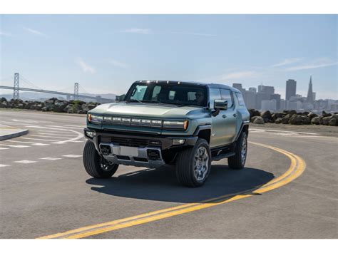 2024 GMC Hummer EV SUV Review, Pricing, & Pictures | U.S. News