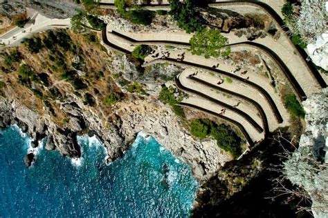 PAVAN MICKEY: Famous streets of the island of Capri, Italy