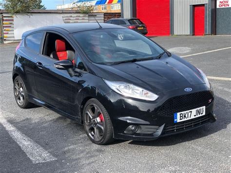 2017/17 Ford Fiesta St-3 1.6 Turbo 182 Bhp Low Miles Recaro Seats Black ...