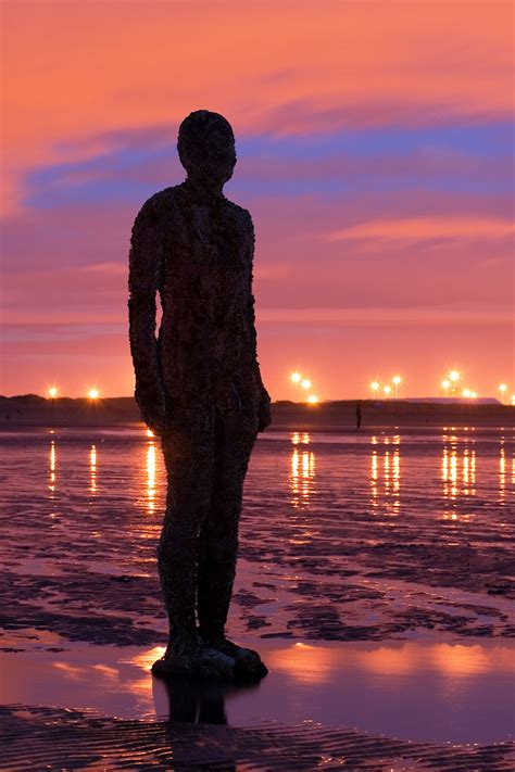 File:Antony Gormley - Another Place - Crosby Beach 01.jpg - Wikipedia