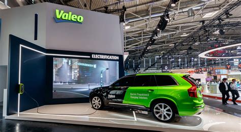 Valeo Is Ready to Buy Out Siemens From EV Parts Venture - Bloomberg