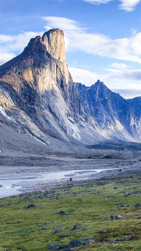 Evening light on Mount Thor in Auyuittuq National Park, Nunavut, Baffin ...