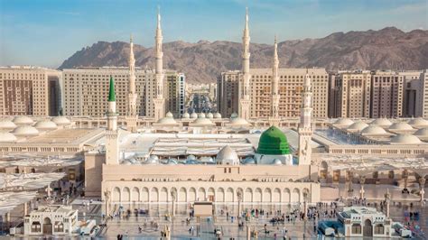 Bienheureux Masjid Nabawi - La Mosquée du Prophète (SAWS) in Médine ...