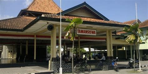 Peran Organisasi Taman Siswa terhadap Sistem Pendidikan di Indonesia ...