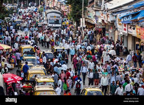 Crowded Street India Stock Photos & Crowded Street India Stock Images ...