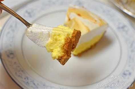 Sara Lee Desserts Review: Lemon Meringue Creme Pie #SLSweetTreats