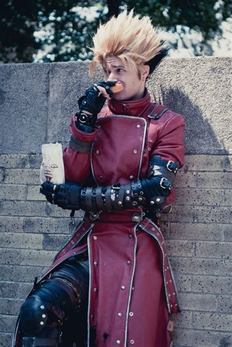 Vash the Stampede cosplay (Trigun) | Trigun, Amazing cosplay, Cosplay anime