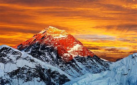 Sunrise with a glance of Everest | Everest base camp trek, Mount ...