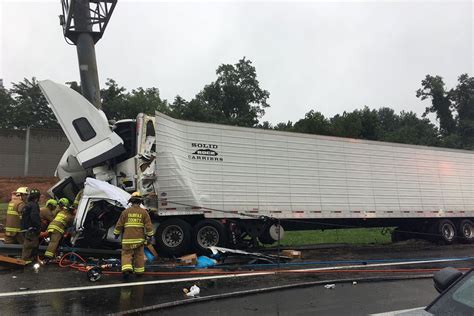 Truck driver identified in fatal Beltway crash - WTOP News