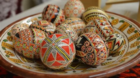 Easter pysanky workshop in Thunder Bay uses artform to show resilience ...