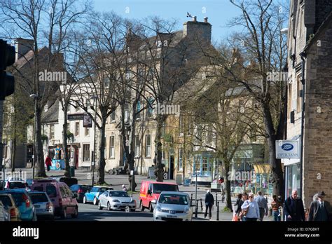 WITNEY, OXFORDSHIRE, UK. A view along Witney High Street. 2013 Stock ...