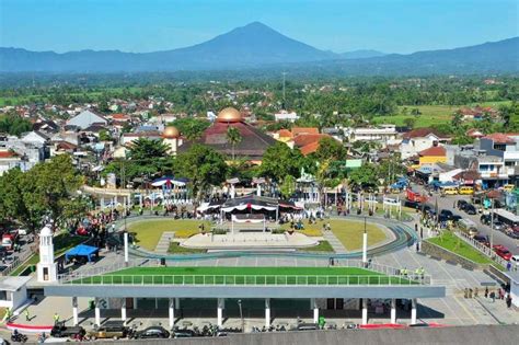 Alun- alun Singaparna Tempat Favorit Baru Warga Tasikmalaya