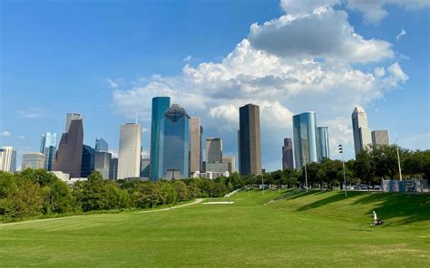 Three Days, Three Parks: How to Spend a Green Weekend in Downtown Houston