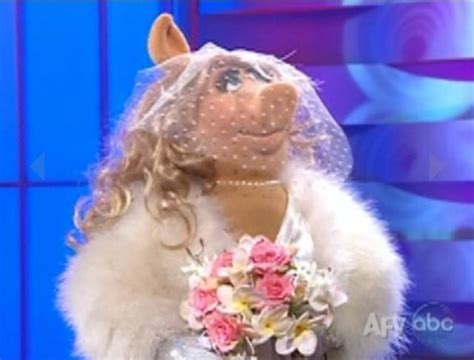 Miss Piggy wedding dress | Miss piggy, Piggy, Muppets