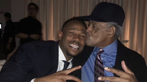 Marlon Wayans Performs Stand-Up Hours After Father’s Death – VIBE.com