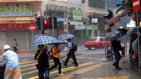 A typical rainy day in Hong Kong - 6.5cm of rain in 24 hours — J3 Tours ...