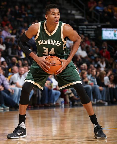 Giannis Antetokounmpo Wallpapers - Wallpaper Cave