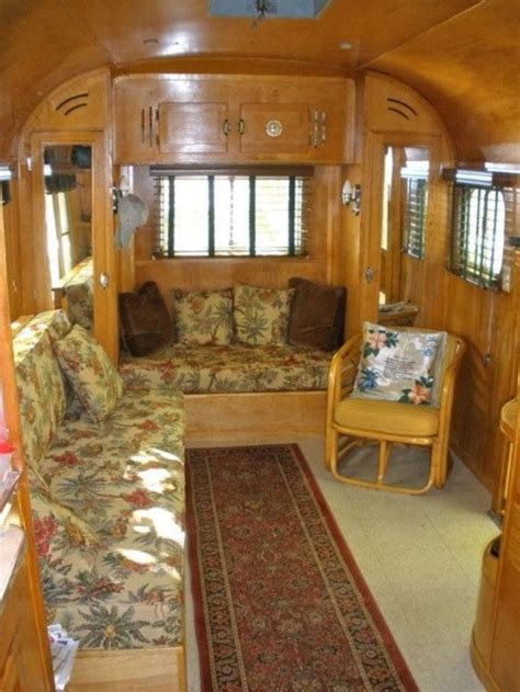 Amazing 36 Decorating RV Trailer To Feel Like Home https://decoraiso ...