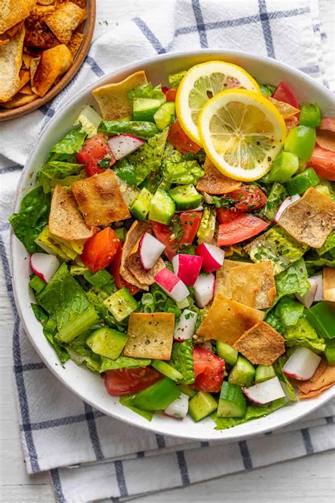 Lebanese Fattoush Salad {Authentic Recipe} | FeelGoodFoodie