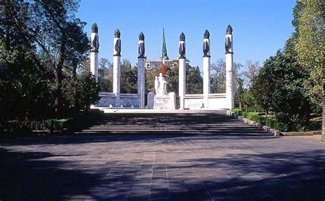 ¿Por qué se celebra el Día de los Niños Héroes?