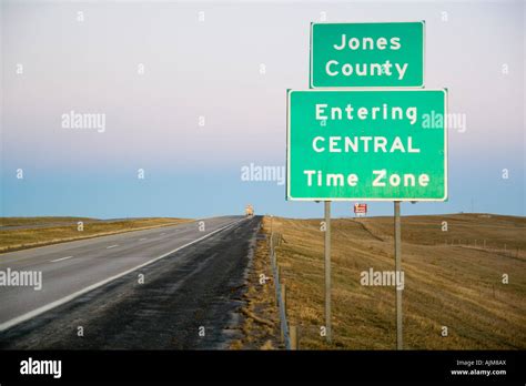 The border between Mountain and Central time zones in South Dakota ...