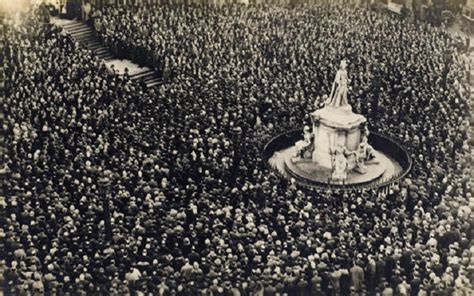 Two Minutes Silence – Man on the Battersea Bus