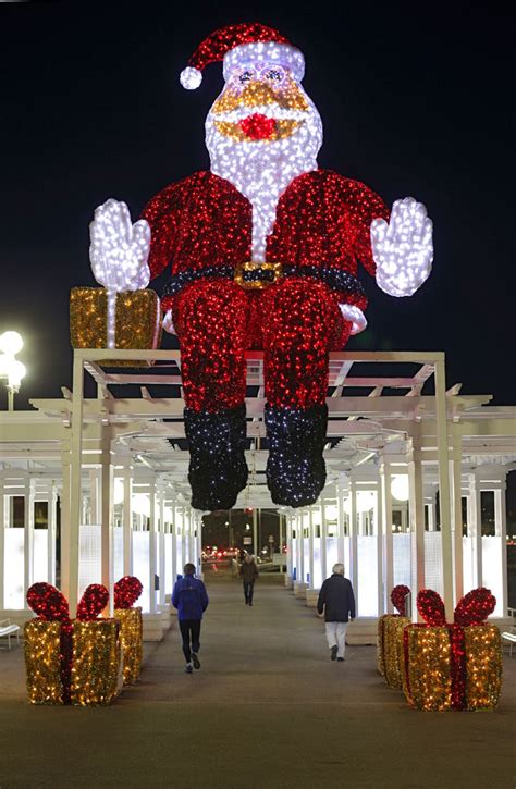 Photos: Santa sightings across the globe | KOMO