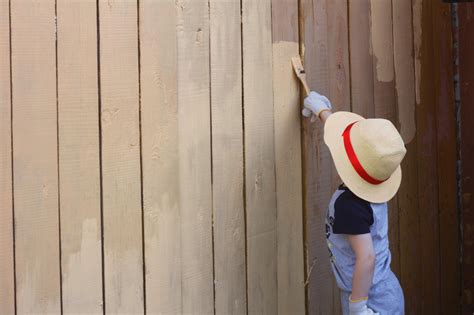 The Best Wooden Fence Paint Colors for Your Home