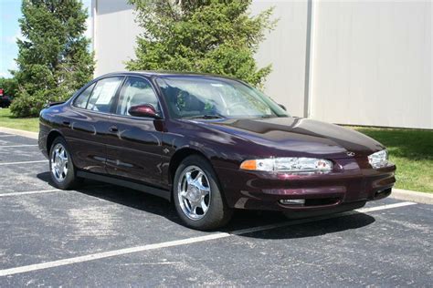 2002 OLDSMOBILE INTRIGUE GL SEDAN "THE FINAL 500" - Front 3/4 - 66354