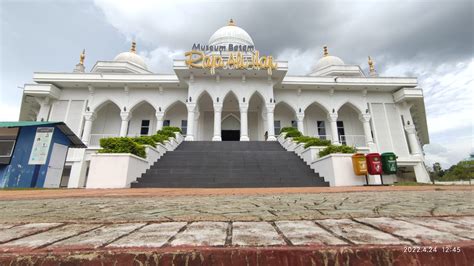 Tamu Jauh dari Papua Antusias Saat Kunjungi Museum Raja Ali Haji ...