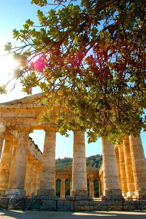 Temple of Segesta, Sicily, Italy. - World Travel